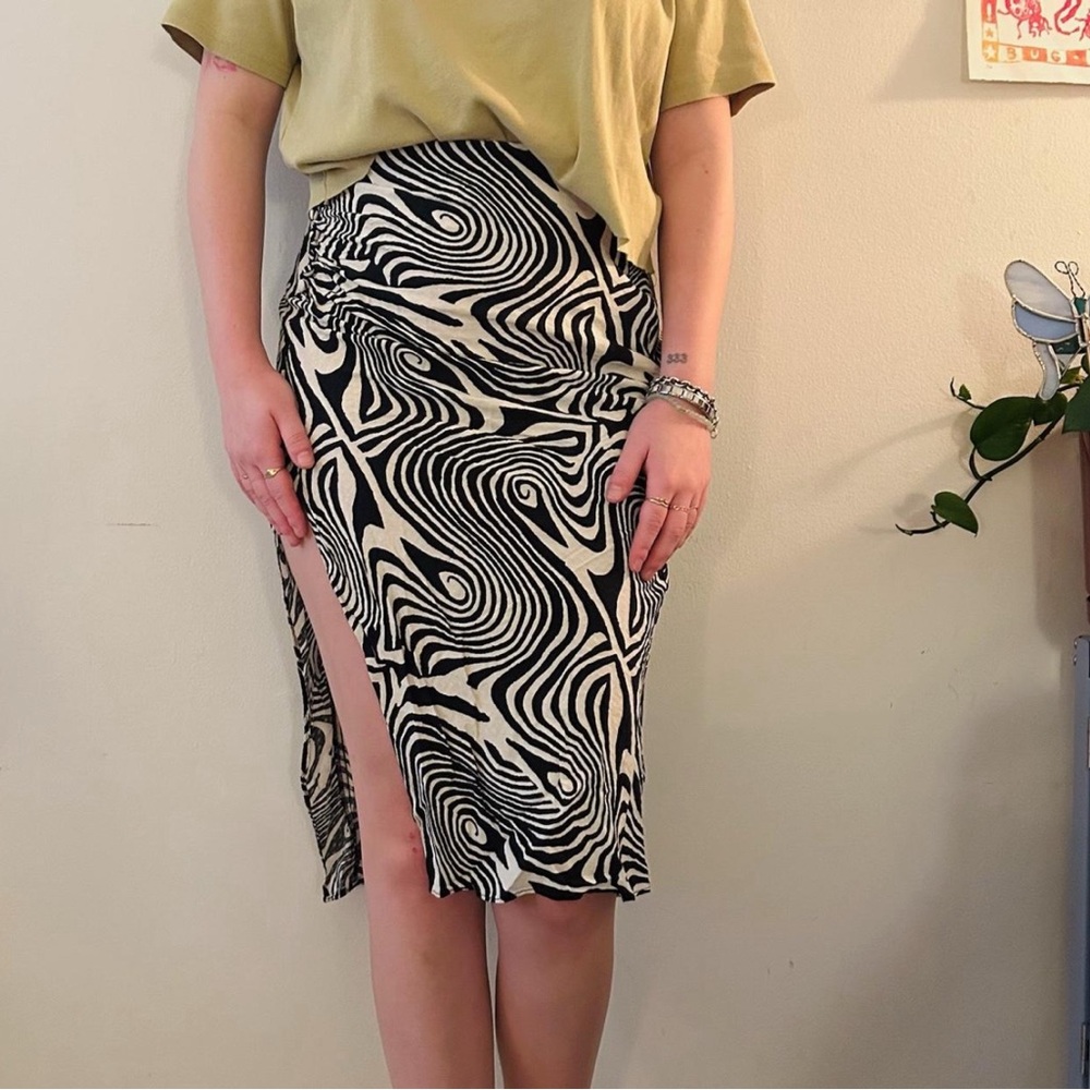 Urban Outfitters Black and Cream Swirl Pencil Skirt